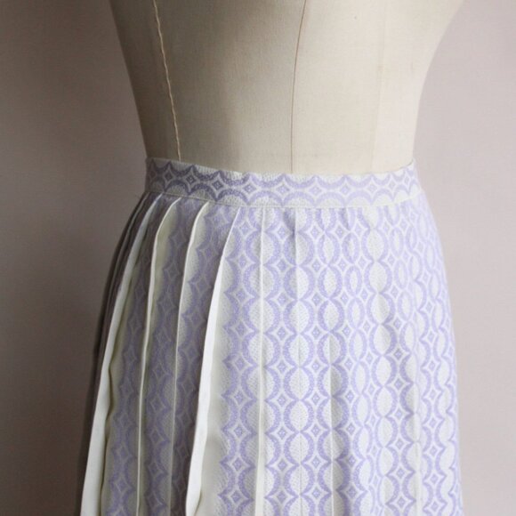 Vintage 1960s Skirt, Bobbie Brooks Pleated Purple and White Full Skirt. - Picture 4 of 10